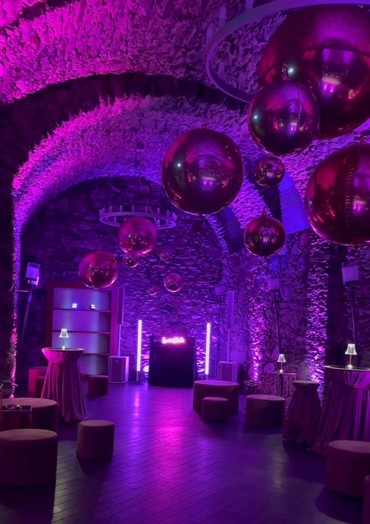 Illuminazione ambientale della location